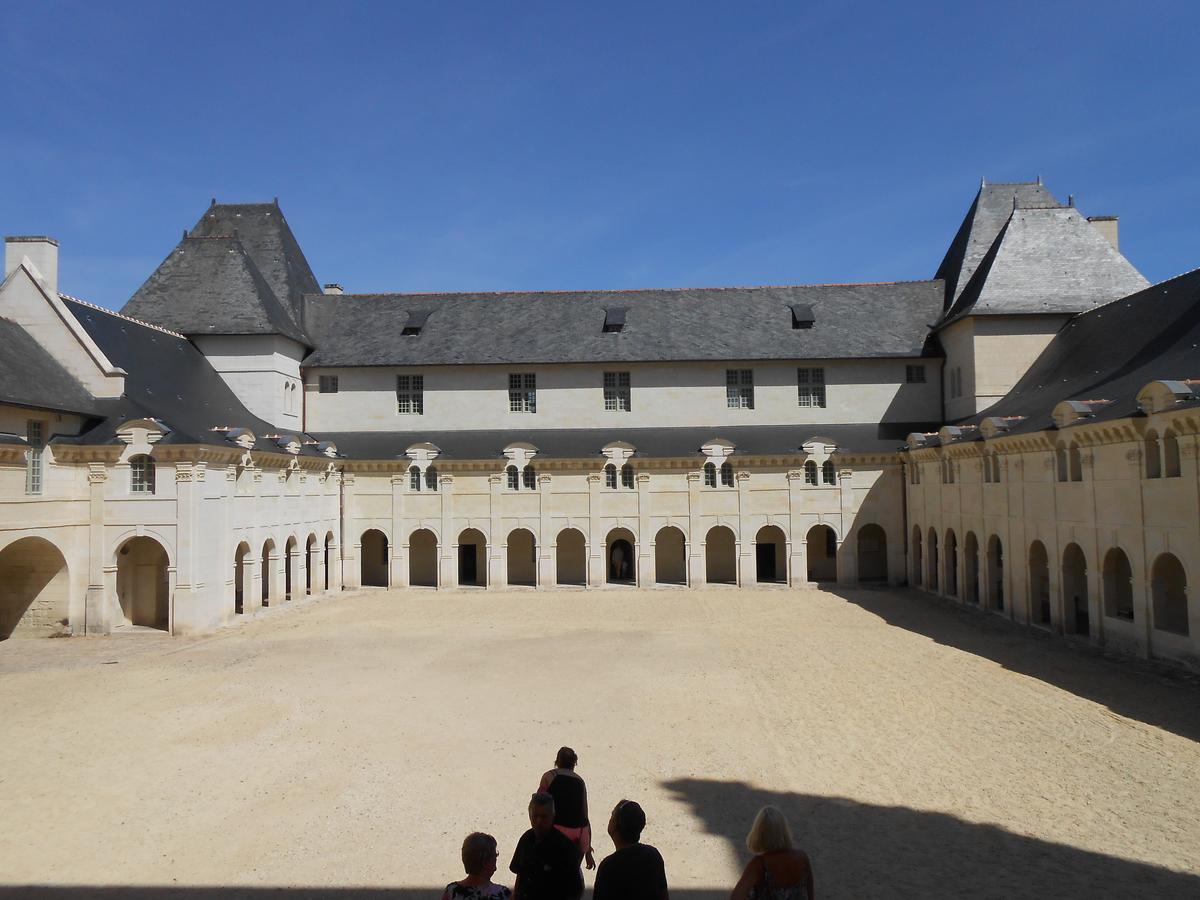 Gite-Civray-De-Touraine Maison De Denise Exterior photo